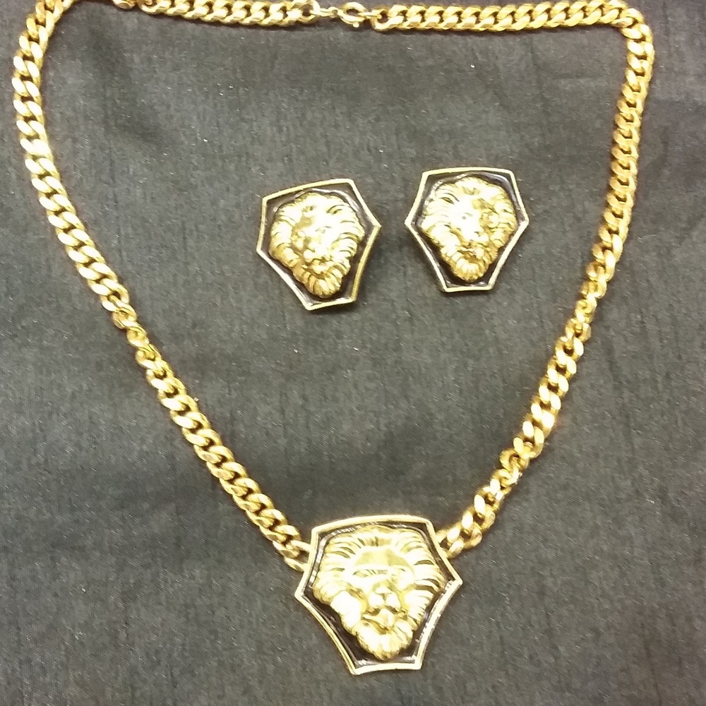 Vintage lion necklace and earrings